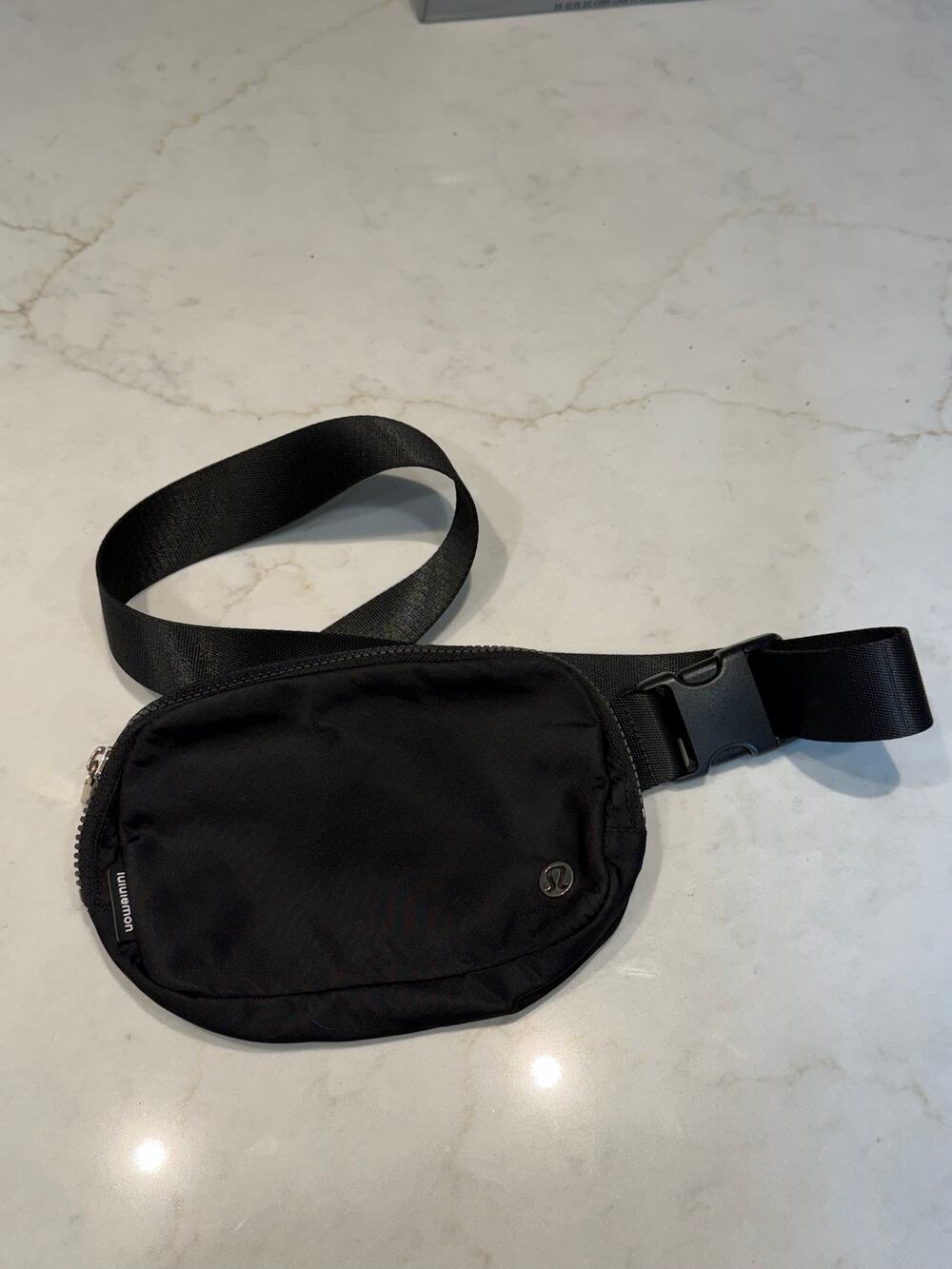 Lululemon Everywhere Belt Bag Black